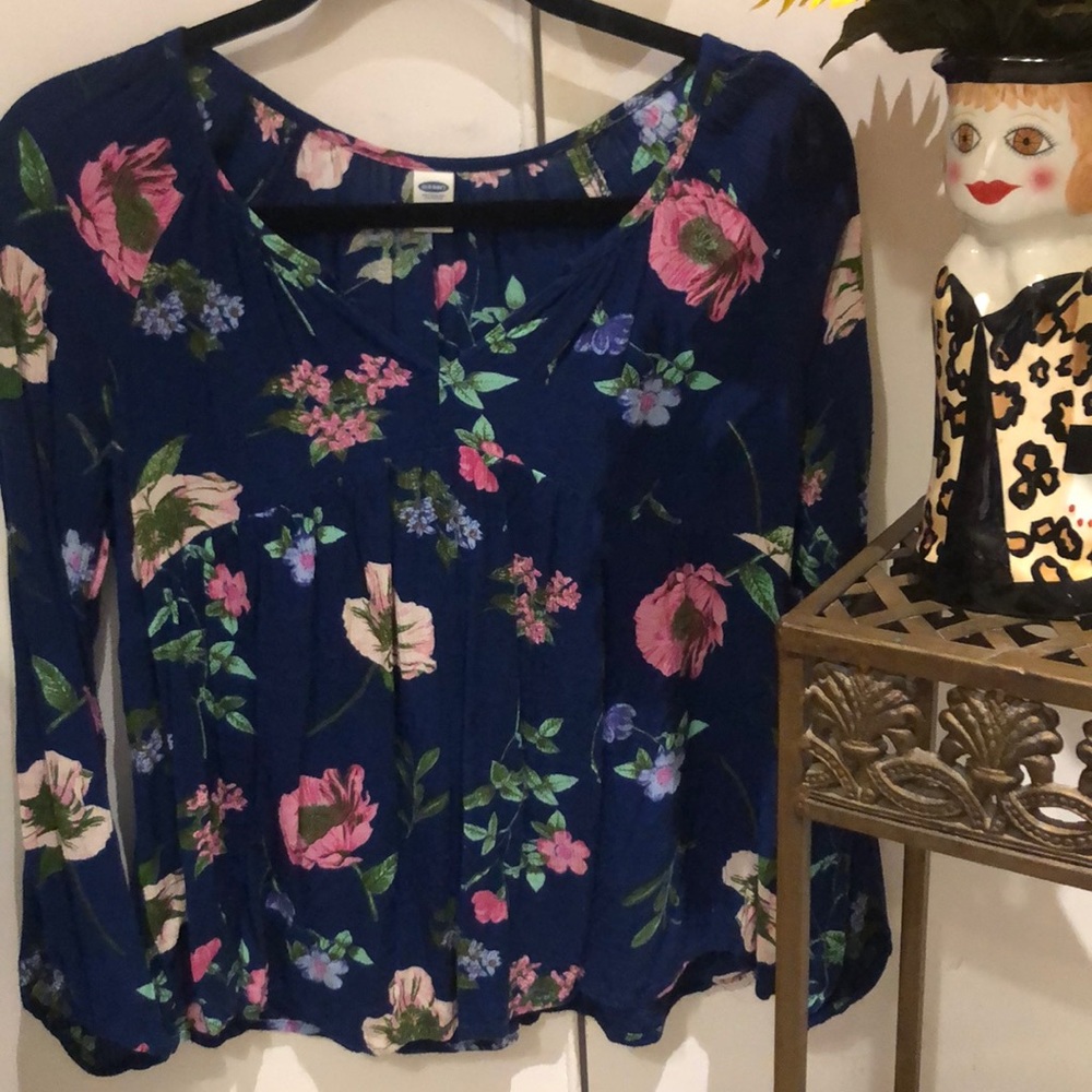Old Navy peasant blouse.Floral print